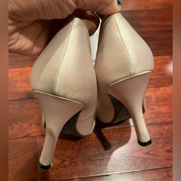 Peach bow heels - Picture 2 of 7